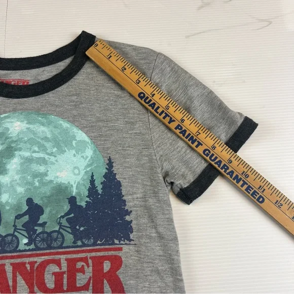 Netflix Stranger Things Grey Tee Shirt, Size Medium - Picture 6 of 9